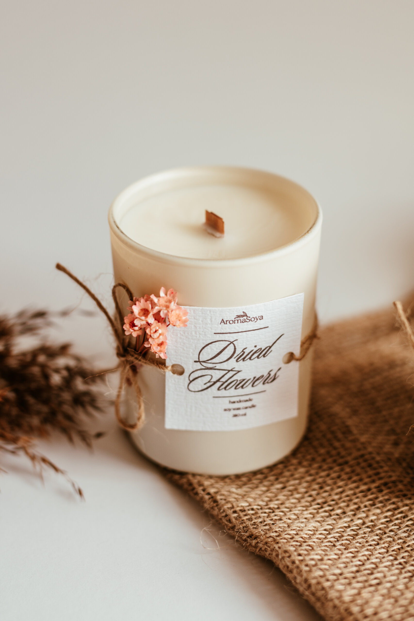 Świeca sojowa PREMIUM z bukietem suszonych kwiatów - Aromasoya